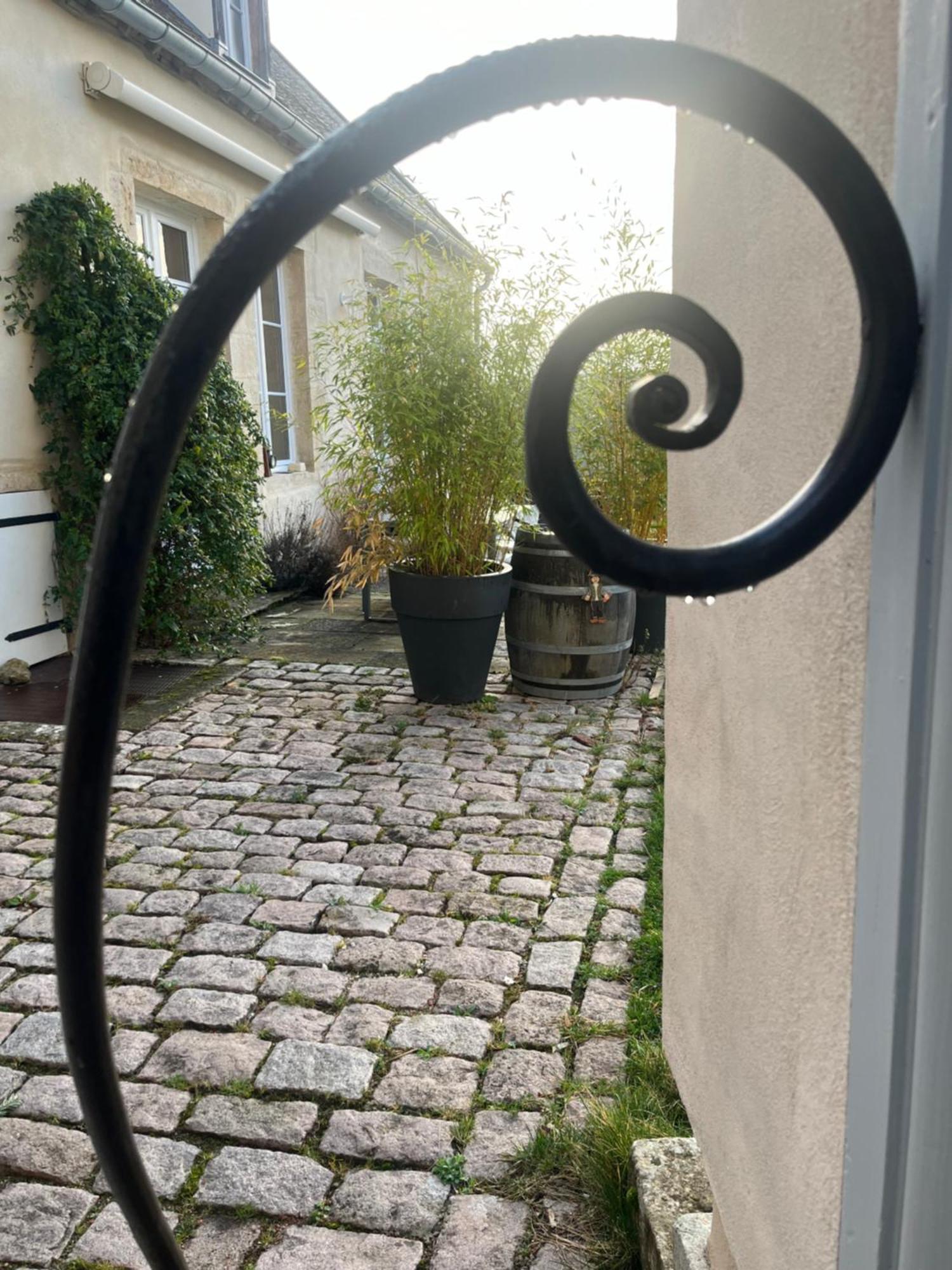Maison De Noble Nicolas Avallon Exteriör bild